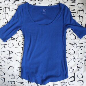 GAP t-shirt